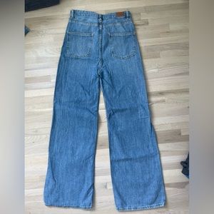 WIDE LEG BAGGY SUBDUED JEANS